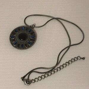 NECKLACE Round Blue  and Black Stone
